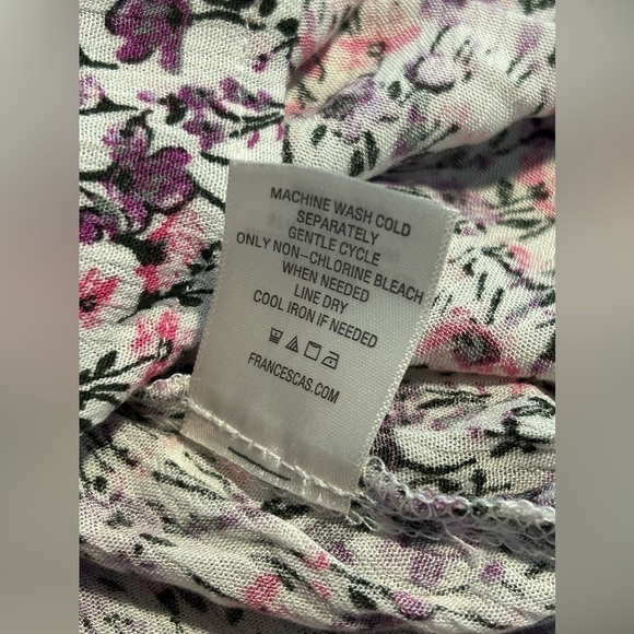 Francesca's Romper Women's Size XS Pink V Neck Ditzy Floral Lace Flutter Sleeve - Picture 15 of 16